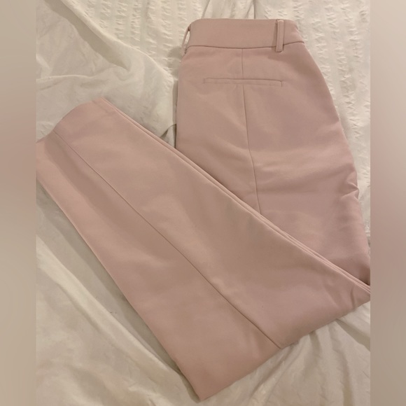 Express pants. - Picture 2 of 4